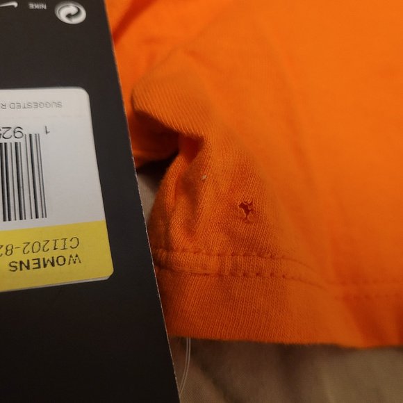 Nike WOMEN'S "JUST DO IT" GRAPHIC TEE SHIRT - Picture 4 of 6